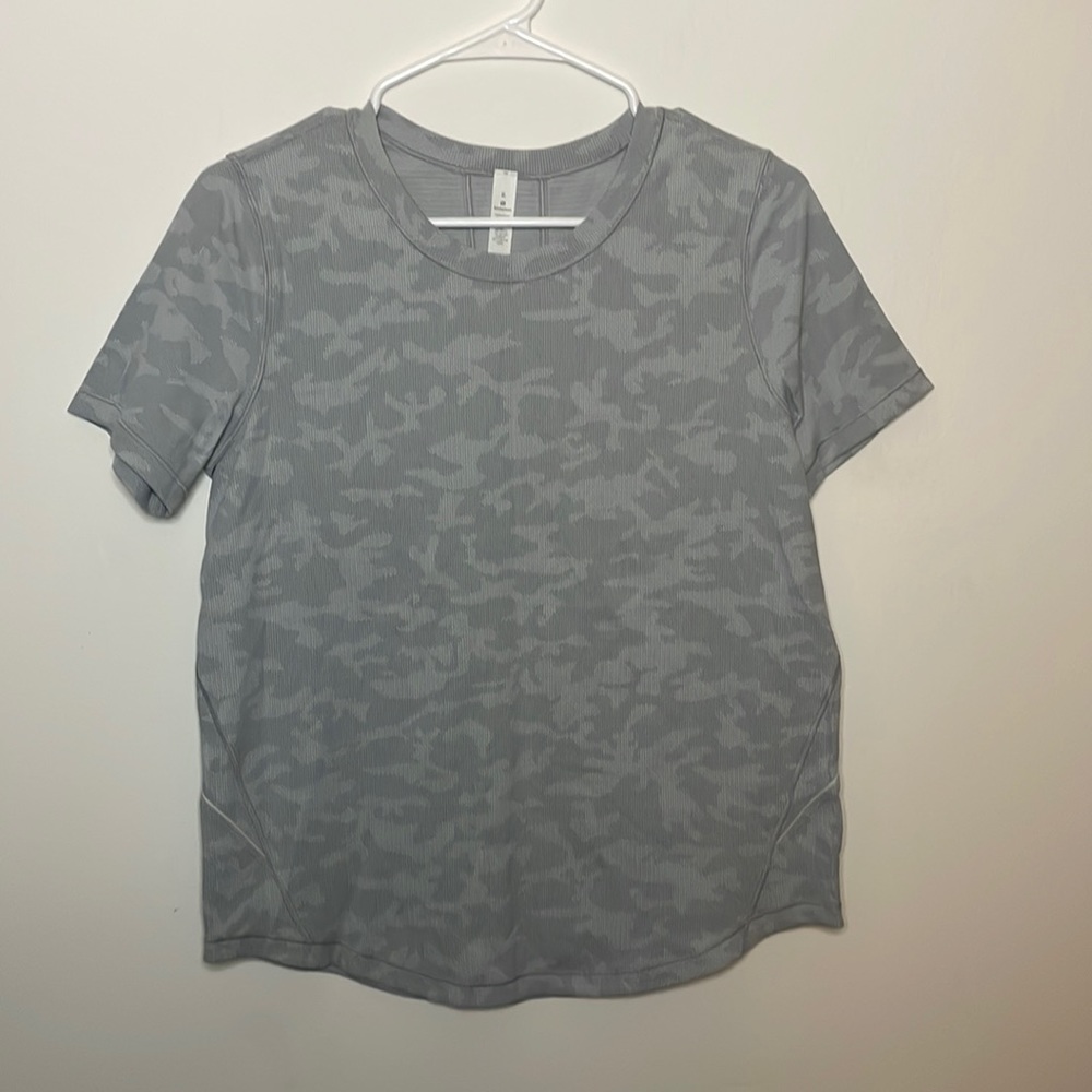 Women’s Grey Camo Lululemon T-Shirt